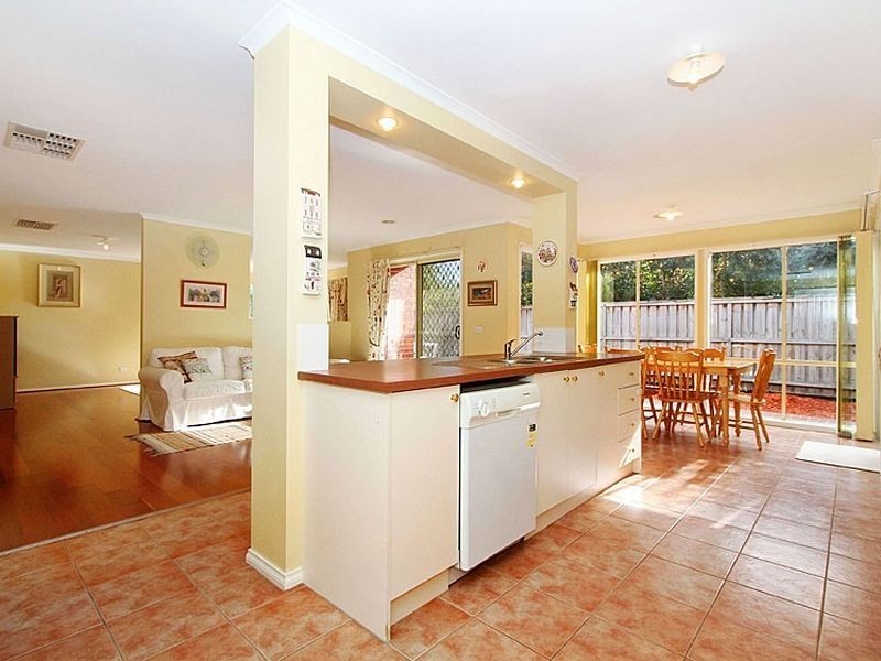 98 Bramble Crescent, Bundoora VIC 3083