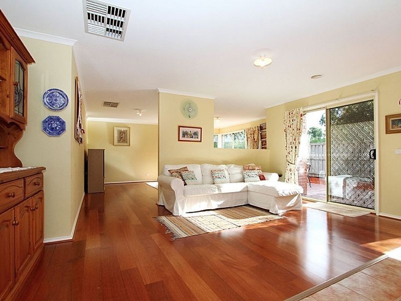 98 Bramble Crescent, Bundoora VIC 3083