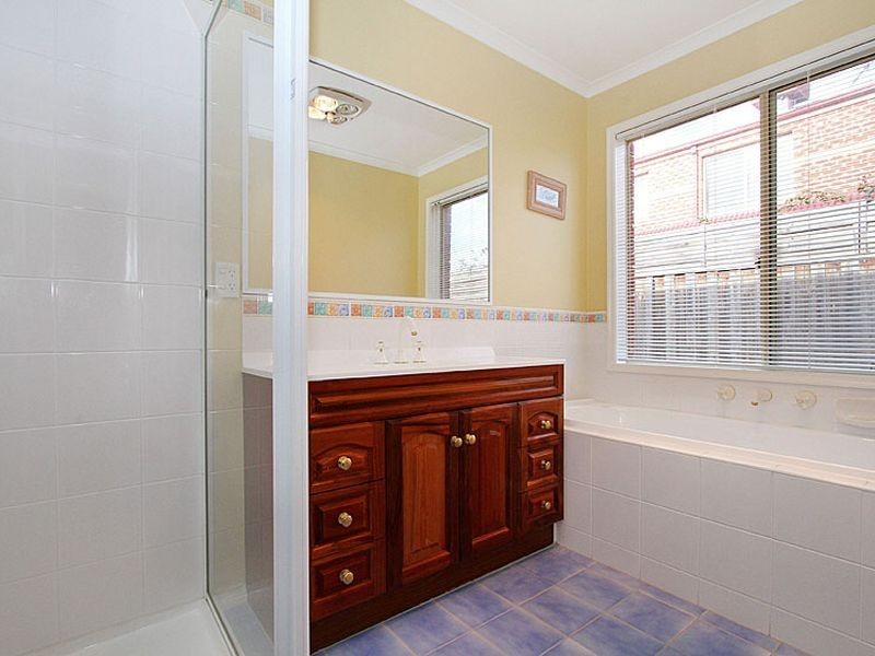 98 Bramble Crescent, Bundoora VIC 3083