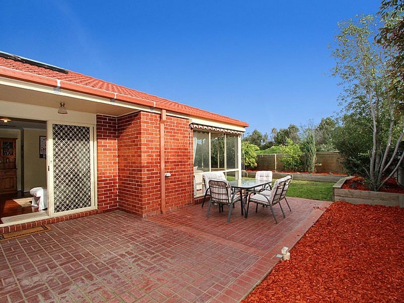 98 Bramble Crescent, Bundoora VIC 3083