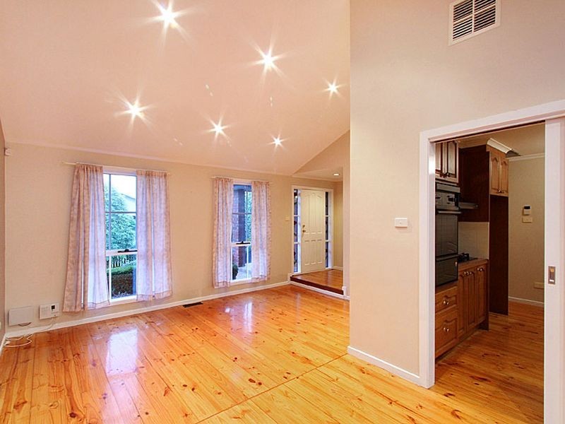 36 Centenary Drive, Mill Park VIC 3082