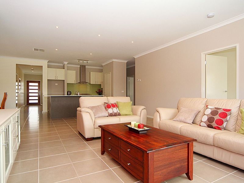 12 Brindabella Green, Mernda VIC 3754