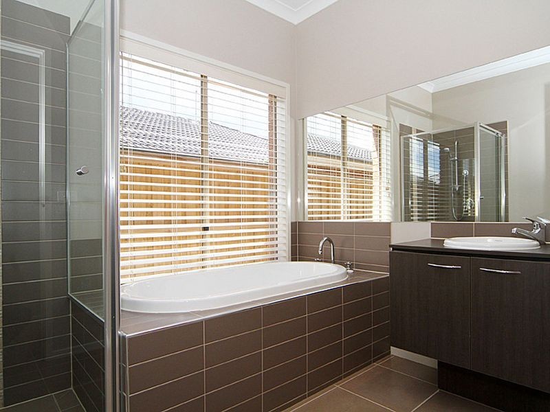 12 Brindabella Green, Mernda VIC 3754