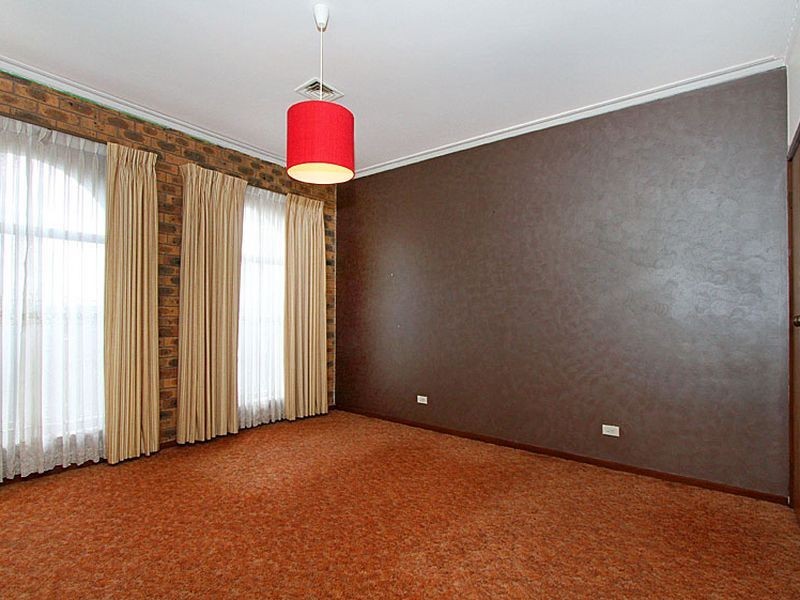 2 Springfield Court, Mill Park VIC 3082