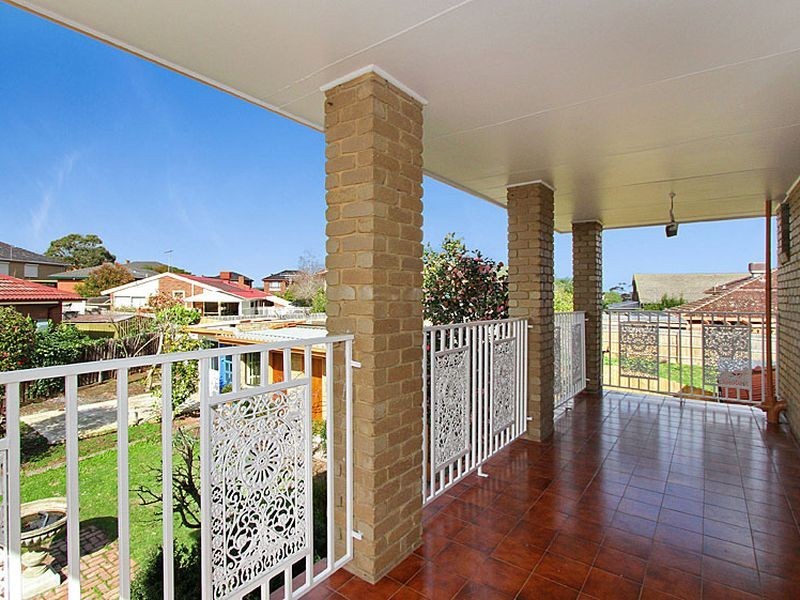 2 Springfield Court, Mill Park VIC 3082