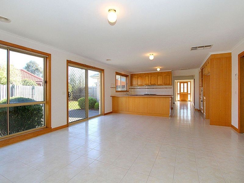 2 Ellendale Way, South Morang VIC 3752