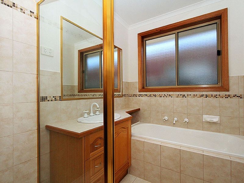 2 Ellendale Way, South Morang VIC 3752