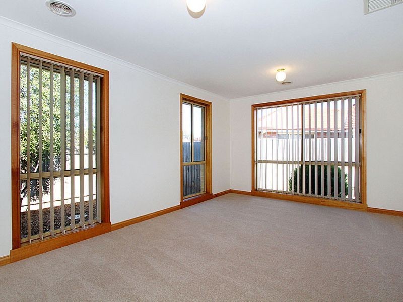 2 Ellendale Way, South Morang VIC 3752