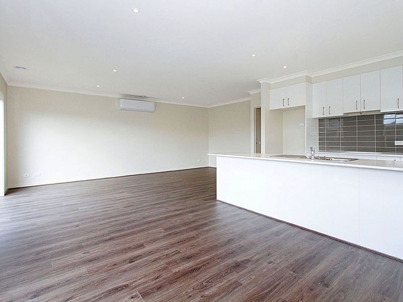 8 Inverness Road, Mernda VIC 3754