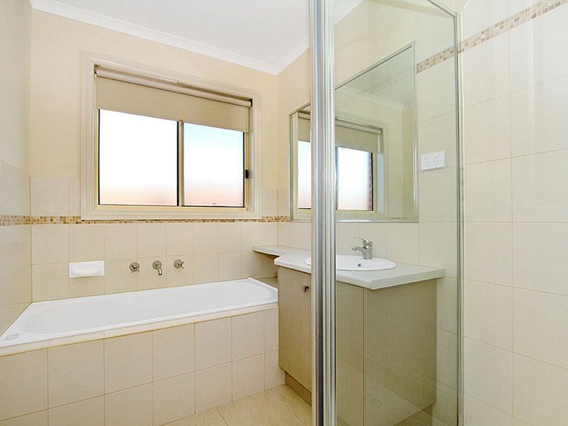 13 Nighthawk Boulevard, South Morang VIC 3752