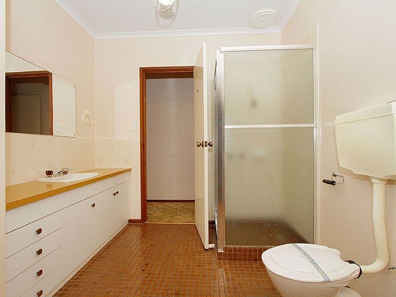 2 Farrer Court, Mill Park VIC 3082