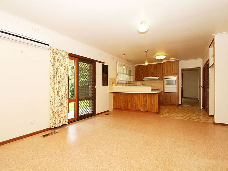 2 Farrer Court, Mill Park VIC 3082