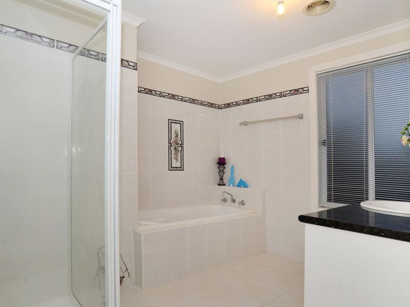 4 Coachman Way, South Morang VIC 3752