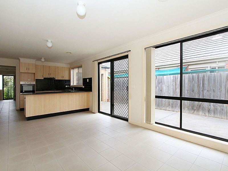 16 Pretty Valley Grove, South Morang VIC 3752