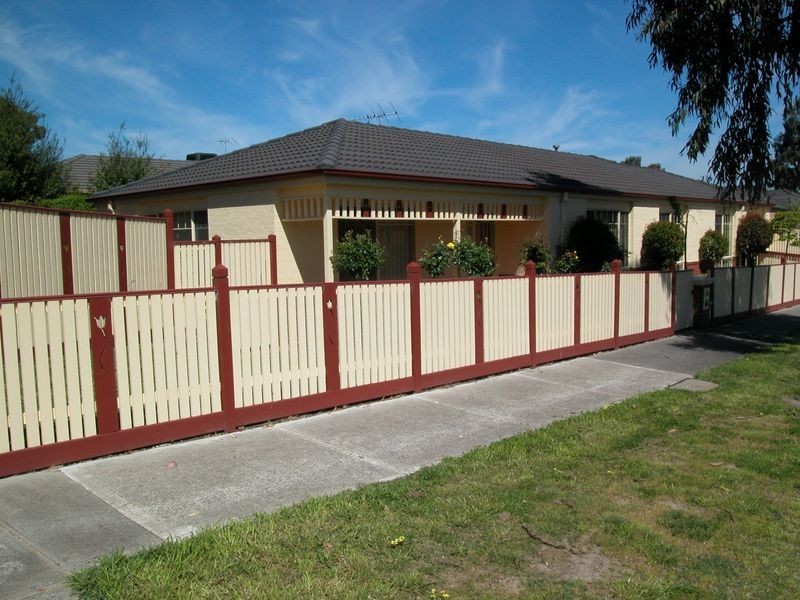 27 Featherpark Terrace, South Morang VIC 3752