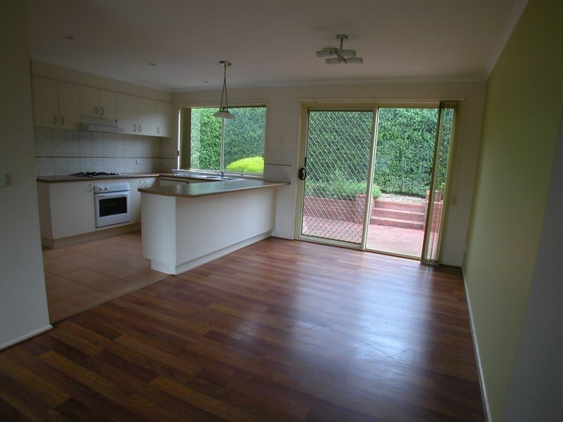 27 Featherpark Terrace, South Morang VIC 3752