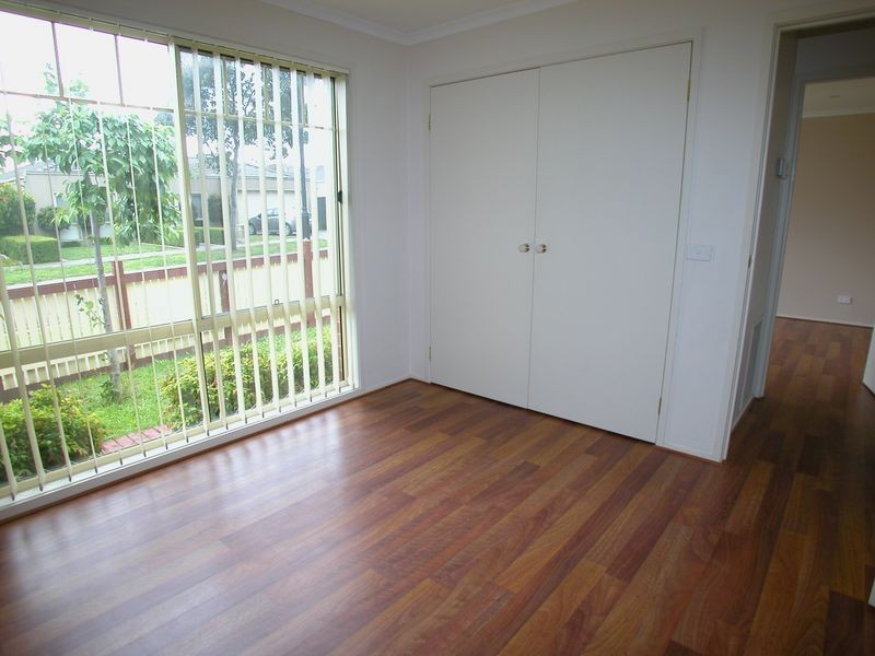 27 Featherpark Terrace, South Morang VIC 3752