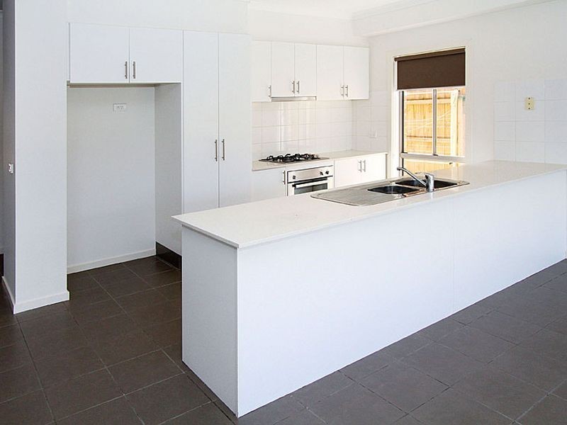 290 The Lakes Boulevard, South Morang VIC 3752