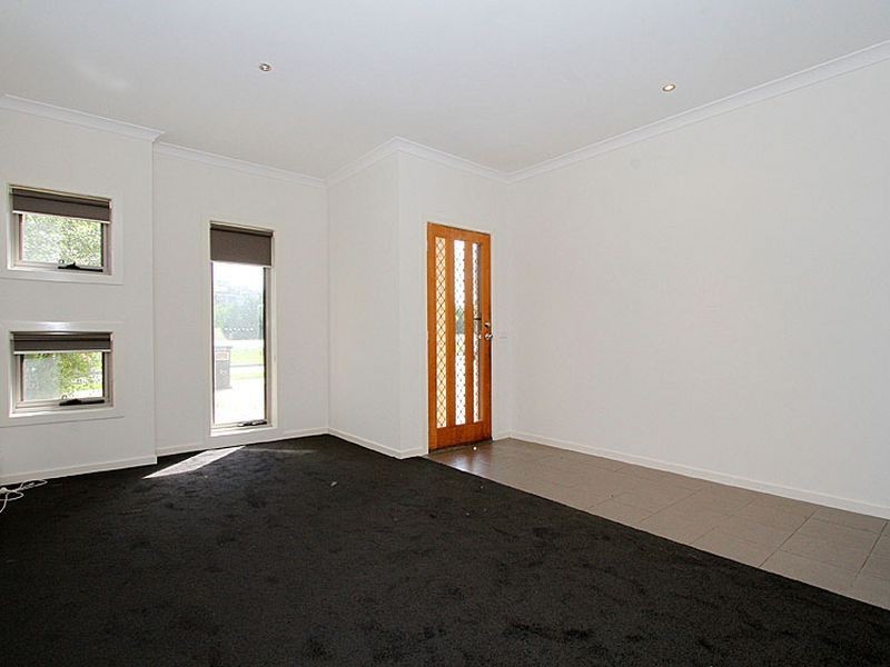 290 The Lakes Boulevard, South Morang VIC 3752