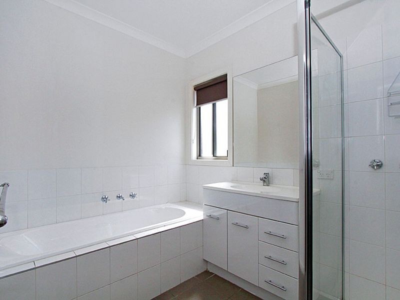 290 The Lakes Boulevard, South Morang VIC 3752