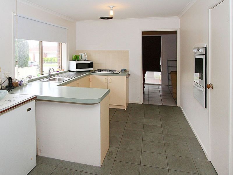 44 Carbon Crescent, Mill Park VIC 3082