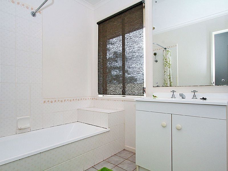 44 Carbon Crescent, Mill Park VIC 3082