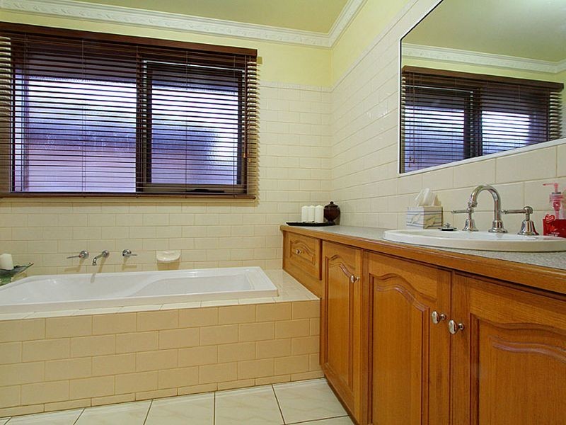 113 Telopea Crescent, Mill Park VIC 3082