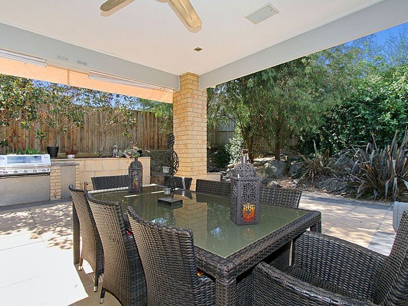 17 Thornholm Road, South Morang VIC 3752