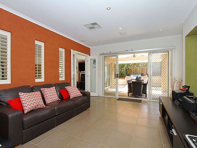 17 Thornholm Road, South Morang VIC 3752