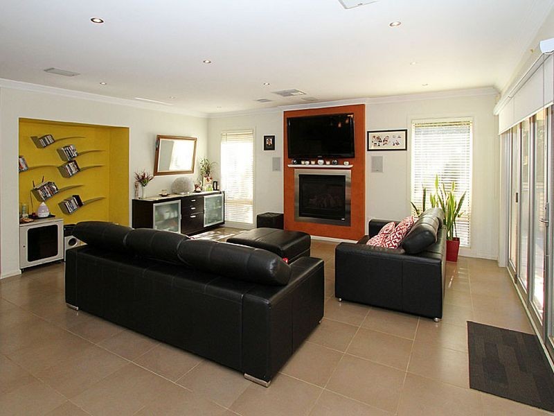 17 Thornholm Road, South Morang VIC 3752