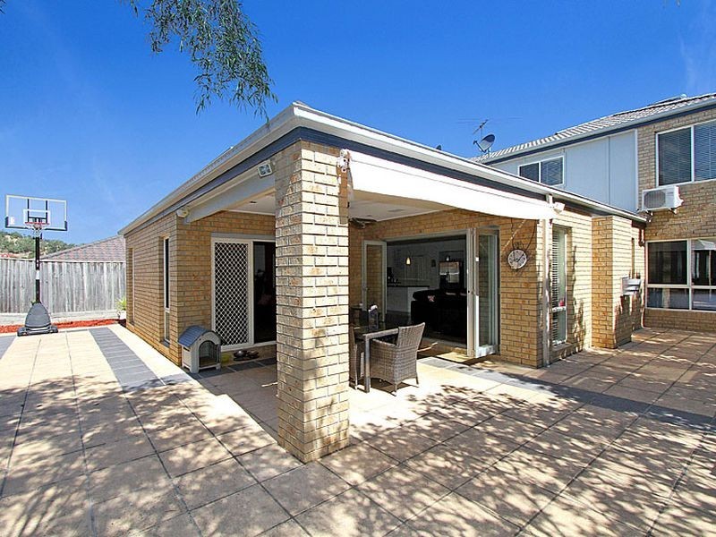 17 Thornholm Road, South Morang VIC 3752