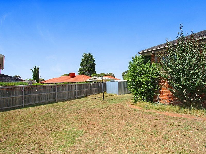 8 Redleap avenue, Mill Park VIC 3082