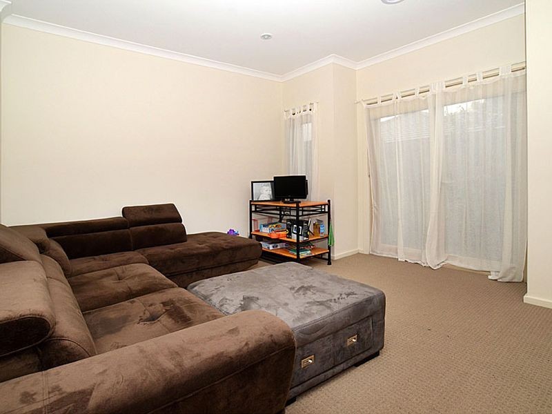 2/9 Hickling Road, Mernda VIC 3754