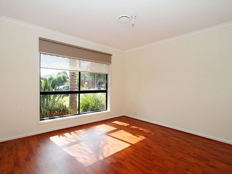 4 Underwood Close, Mill Park VIC 3082