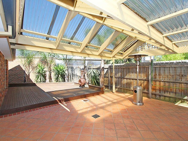 16 Twin River Drive, South Morang VIC 3752