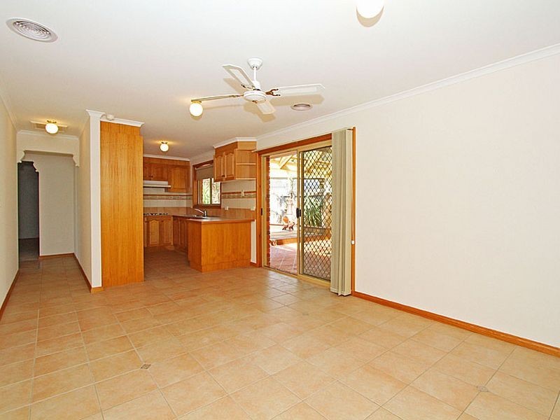 16 Twin River Drive, South Morang VIC 3752