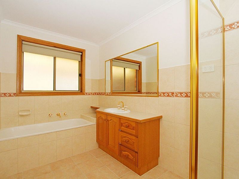16 Twin River Drive, South Morang VIC 3752