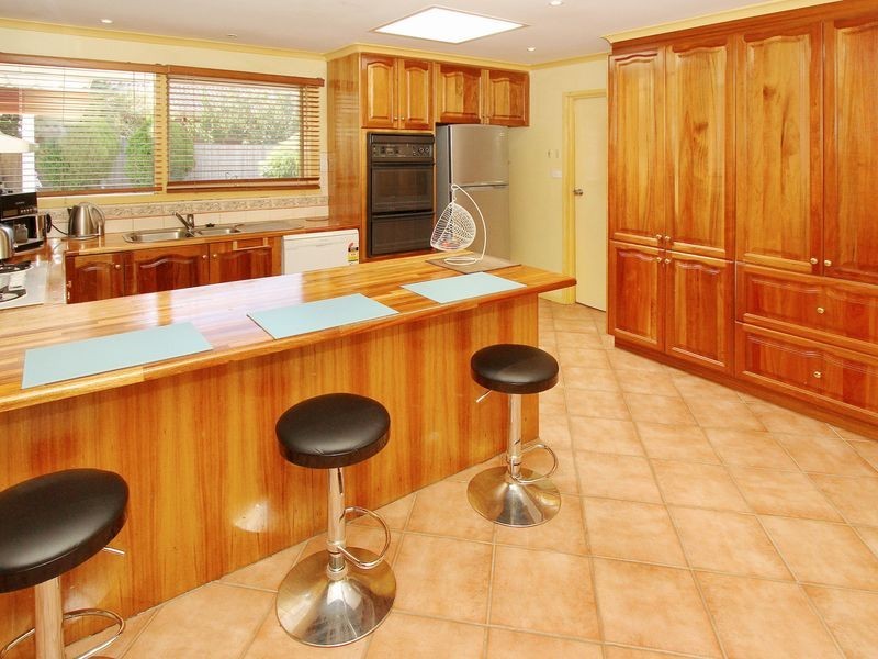 10 Garrett Court, Mill Park VIC 3082