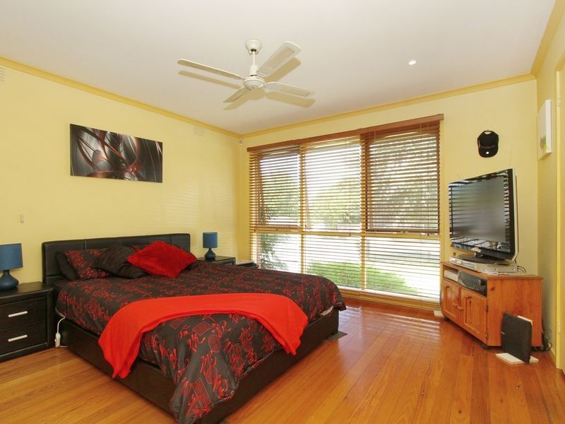 10 Garrett Court, Mill Park VIC 3082