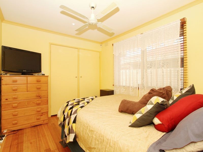 10 Garrett Court, Mill Park VIC 3082