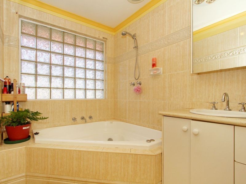 10 Garrett Court, Mill Park VIC 3082