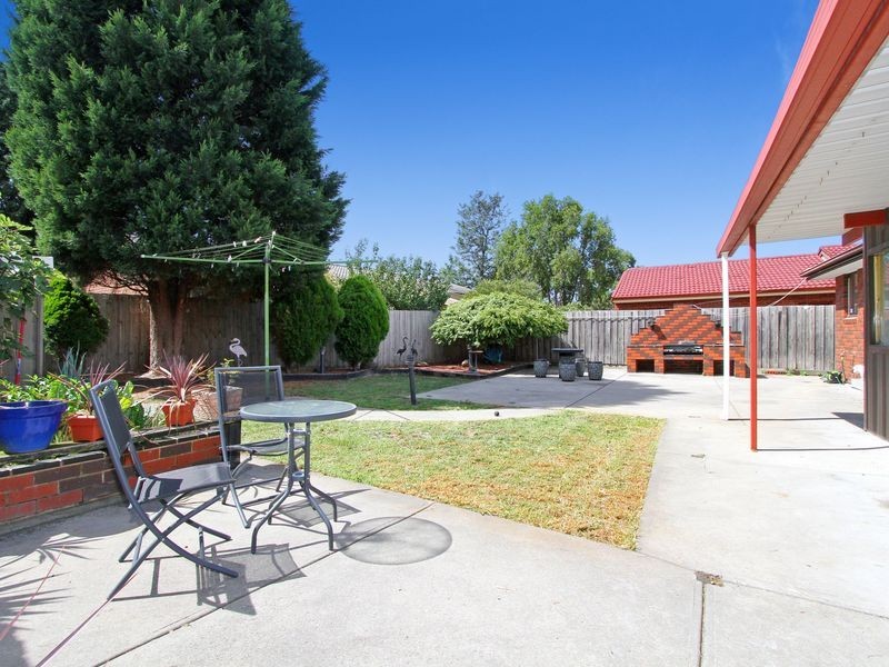 10 Garrett Court, Mill Park VIC 3082