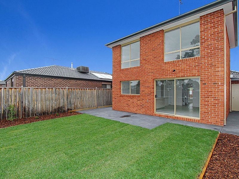 8 Malindi Court, South Morang VIC 3752