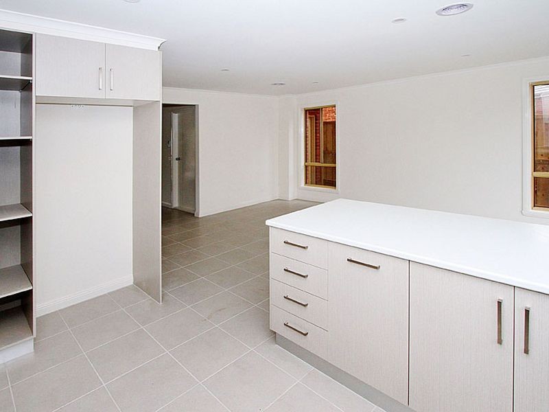 8 Malindi Court, South Morang VIC 3752