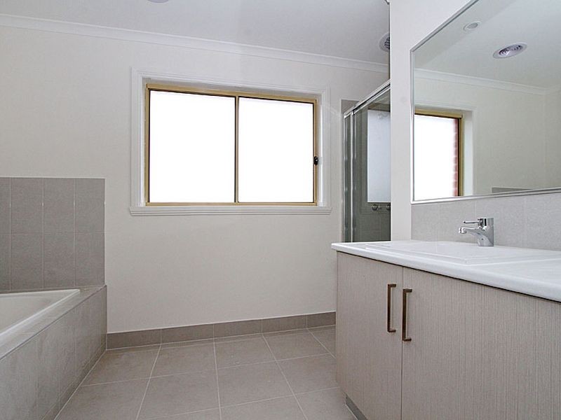 8 Malindi Court, South Morang VIC 3752