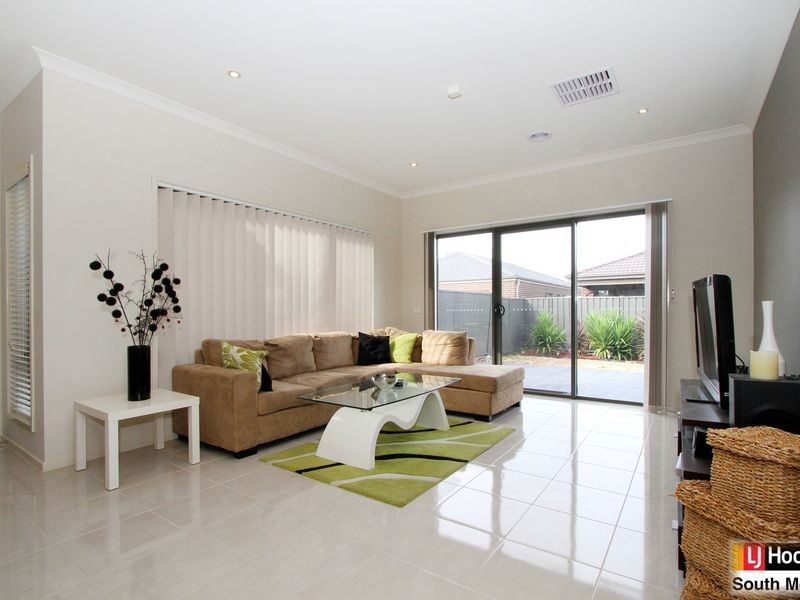 5 Yumbarra Parade, Wollert VIC 3750