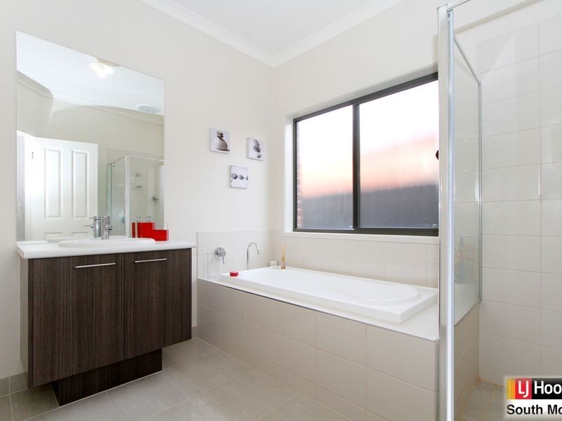 5 Yumbarra Parade, Wollert VIC 3750