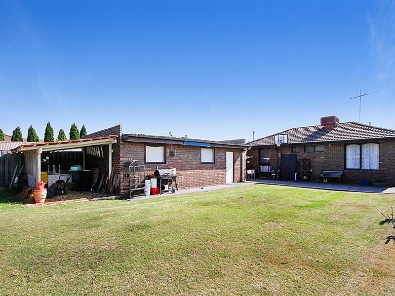 13 Dennis Street, Lalor VIC 3075