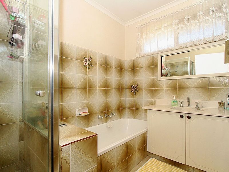 13 Dennis Street, Lalor VIC 3075