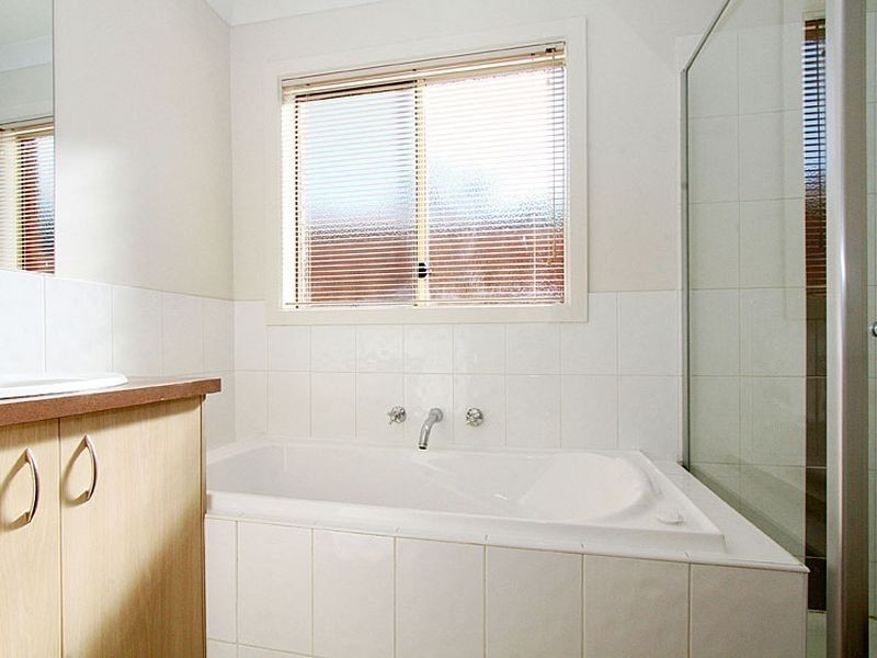 4 Glory Street, South Morang VIC 3752